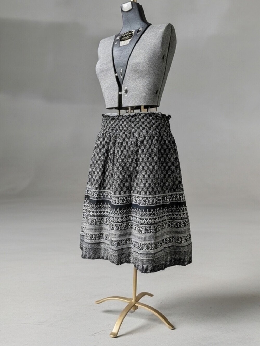 Studio West B/W Patterned Extra Lightweicht Cotton A-Line Boho Skirt Size L/XL